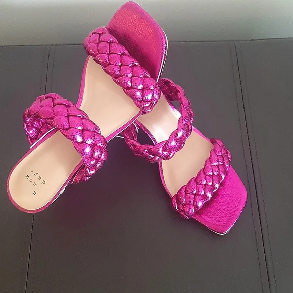 NWT- a new day Fuchsia Mules - Picture 2 of 9